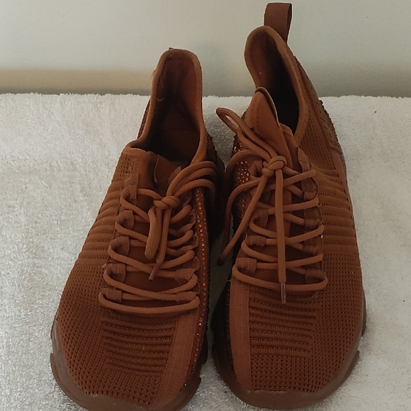Steve Madden Men's Tan Sneakers - Picture 4 of 5